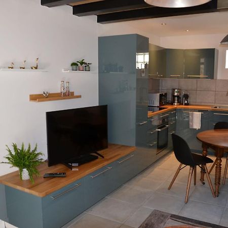 Bleautiful "Alienor" Charmant Appartement Avec Terrasse Fontainebleau Exterior foto